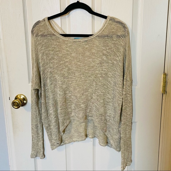 Button’s Francesca’s Light Gray Sweater with Cream Lace Back Detailing - Picture 3 of 5